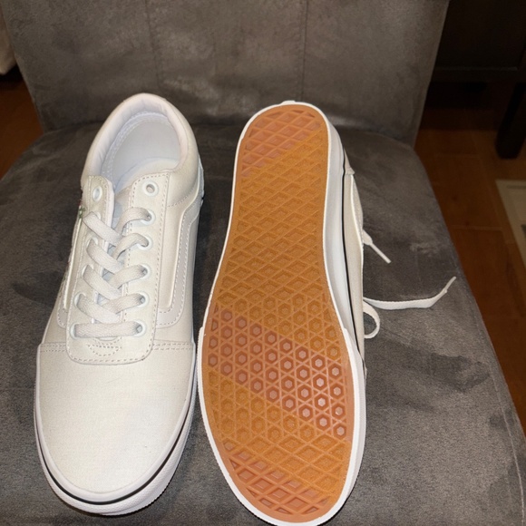 Women’s NWOT White Vans Ward Embroidered Roses Sneakers Size 9 - Picture 7 of 7